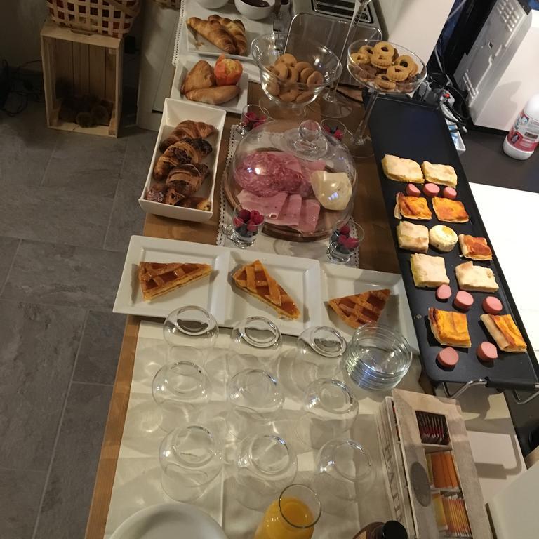 艾格日特日斯莫麦玛酒店 阿尔巴 外观 照片