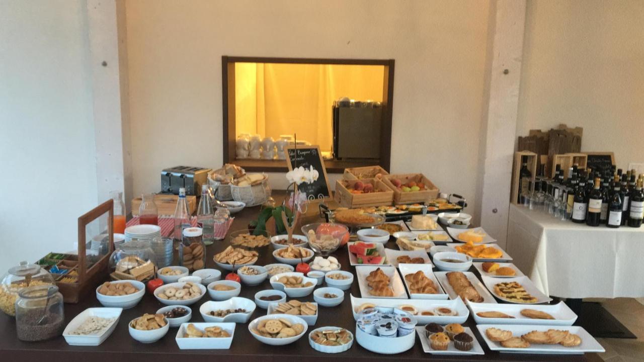 艾格日特日斯莫麦玛酒店 阿尔巴 外观 照片